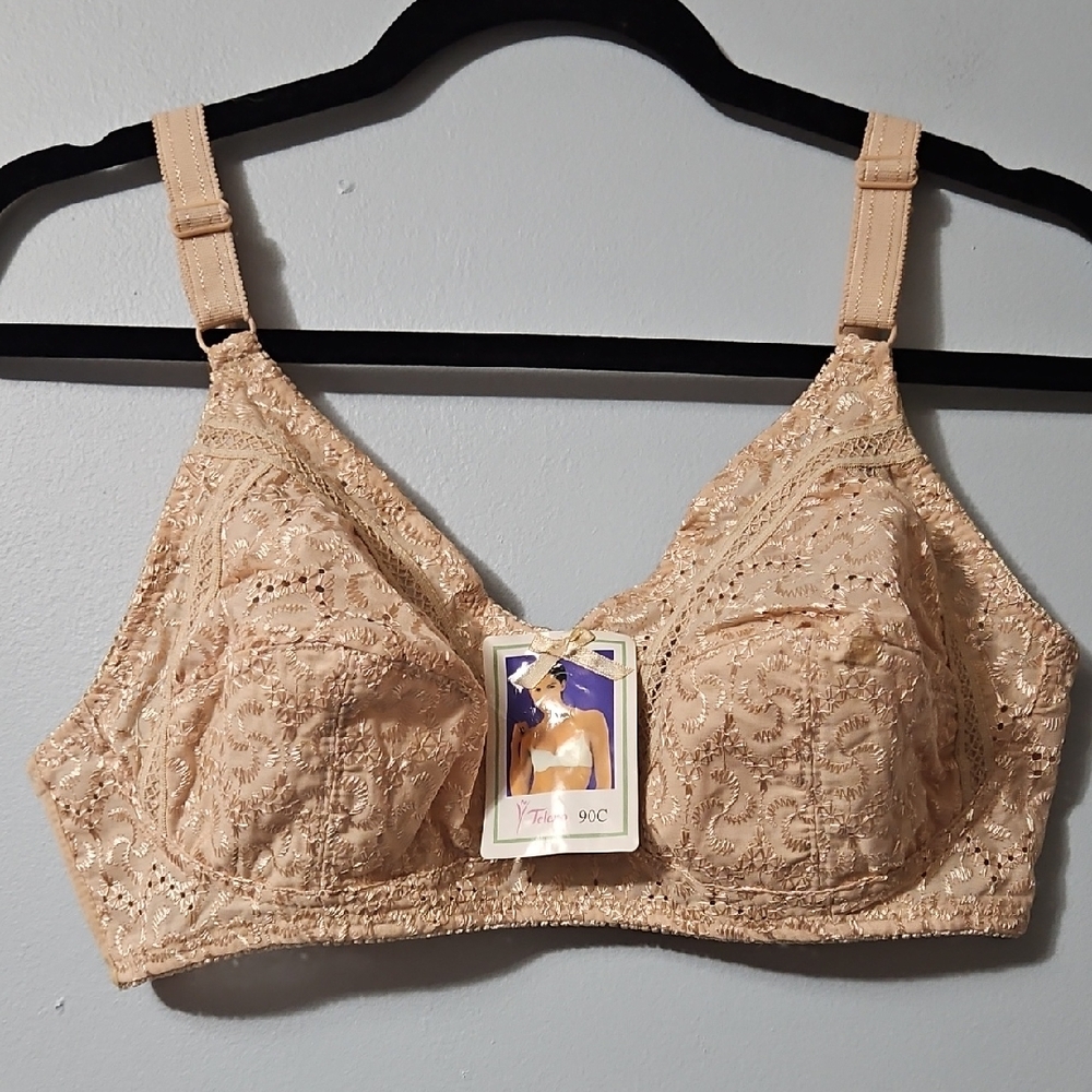 Lace Wireless Padless Bra in Beige Size 90C/40C